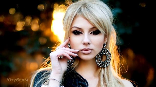 Все смеялись на ней и обзывали её Рыжая. А когда она выросла - утерла всем нос! смотреть онлайн