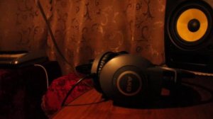 Обзор на мониторные наушники akg k 512 , акг к 512  ( как звучат ?)