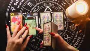 Расклад на картах Таро. Что он говорит обо мне своим друзьям? Что он про меня рассказывает???