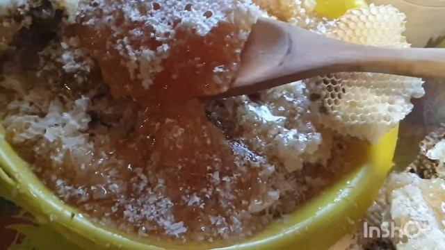 Колодный мёд ,забрал зимой ! Не мёд а бомба! смотреть онлайн