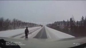 Момент ДТП с участием трёх фур на трассе Сургут - Нижневартовск (ЧП по ХМАО)