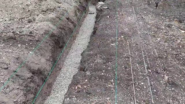 траншея под ленточный фундамент супер тракториста... смотреть онлайн