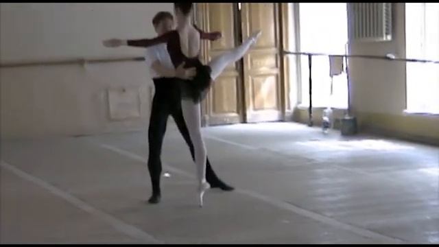 Vaganova Academy Duet class, filmed in 2000  Teacher - Vadim Desnitsky