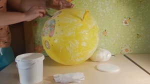 Как сделать большой снежок своими руками