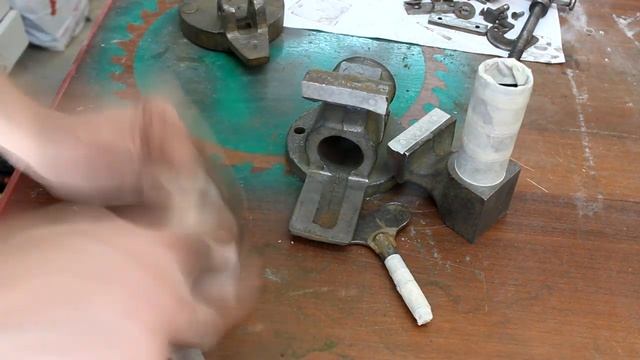 Проба молотковой краски. Эффект молоткового покрытия. Прочная краска. Реставрация тисков смотреть онлайн