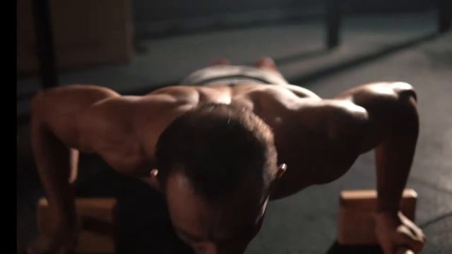 Men training in PLANKA смотреть онлайн