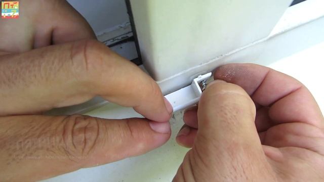 ✅ Как заменить крепления москитной сетки на окно / Мелкий ремонт
