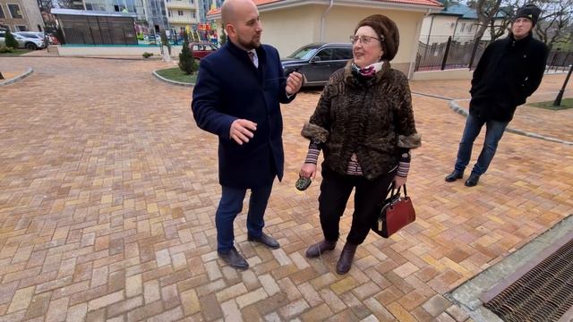 Однокомнатные АПАРТАМЕНТЫ с ремонтом на берегу моря || ИЗУМРУДНЫЙ ГОРОД Геленджик: ОТЗЫВЫ жителей