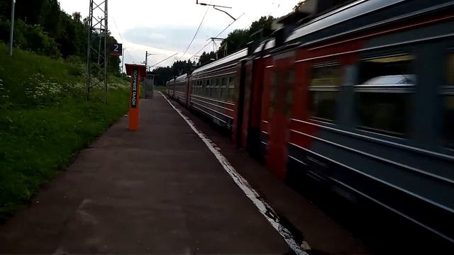 "Открытая дверь"! Электропоезд ЭД4М-0388 "Спутник".