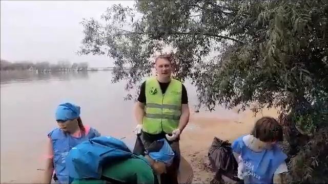 ВООП ОЧИЩАЕТ БЕРЕГА АМУРА ОТ МУСОРА смотреть онлайн