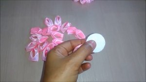 Красивые бантики из атласных лент 2,5 см. МК Канзаши / Beautiful bows of satin ribbons 2.5 cm.