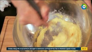 Сегодня на завтрак: Мягкие бельгийские вафли с соленой карамелью и домашним шоколадом.