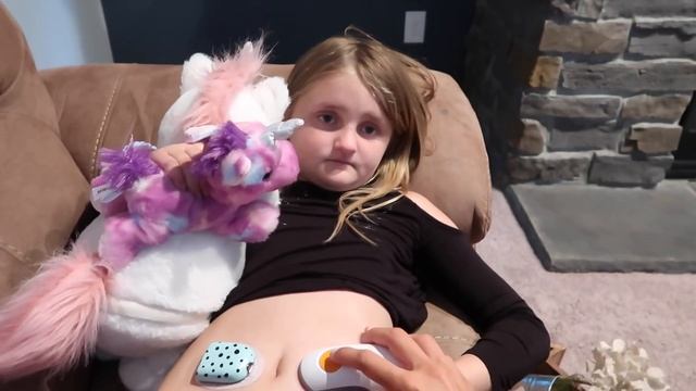 DEXCOM G6 INSERTION | BY HERSELF? | T1D смотреть онлайн