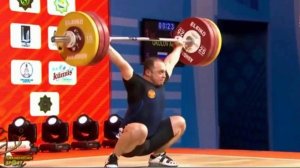 Российский штангист Артем Окулов завоевал золото на чемпионате мира