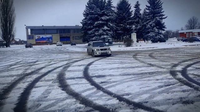 Зимний дрифт Subaru Forester смотреть онлайн