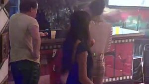 Коля Должанский и Лера Мастерко. Коля набухался и справил нужду в раковину Леры Мастерко.