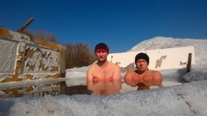 Один час в проруби с ледяной водой (С песнями, но без плясок :). Клуб Моржи Новокузнецка. 2019.03.2