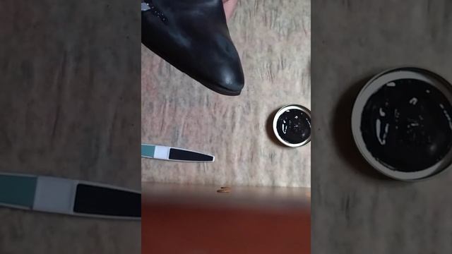 Жидкая кожа. Ремонт глубоких царапин на обуви в домашних условиях. смотреть онлайн