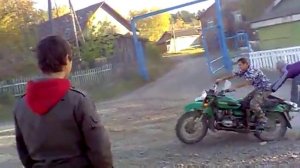 ребята проверяют  урал встает в дыбы или нет