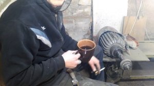 РУКОЯТЬ НОЖА. НАСЕЧКИ НА БОЛЬСТЕР. ПАСТАГОЯ ВОЙЛОЧНЫЙ КРУГ КЛИНОК В ЗЕРКАЛО#АНАТОЛИЙЛЮТЫЙВШУРШЕ