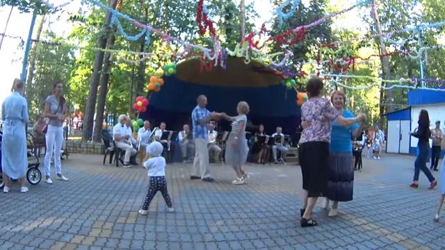 Пароход - оркестр "Возрождение", парк г. Раменское, 2018