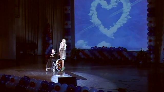 Агния и Женя Ляпин с песней - Миром правит любовь смотреть онлайн