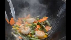 1.5 Wok с морским коктейлем .  Wok быстрое приготовление .