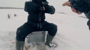 ЖЕРЛИЦЫ НА ЩУКУ В КОРЯЖНИКЕ. Зимняя РЫБАЛКА С НОЧЕВКОЙ