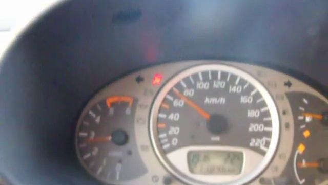 0-100 Km/h  Nissan Almera Tino  2.0 Diesel Di смотреть онлайн