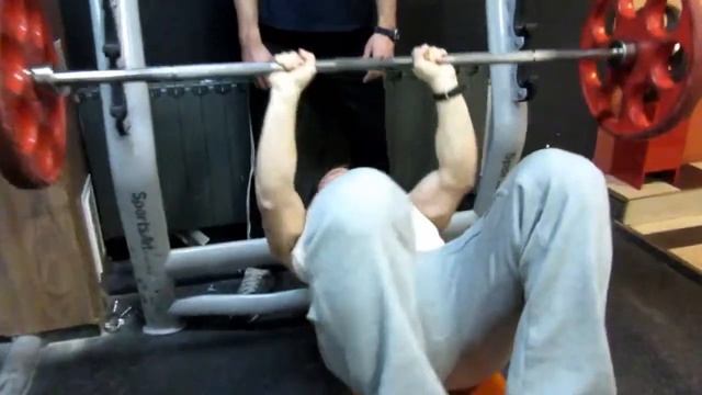 Мой жим штанги узким хватом. 80х8. Собственный вес 71 кг. смотреть онлайн