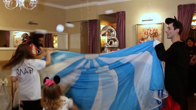 Детский праздник в стиле Микки Маус. Шоу мыльных пузырей. Бумажное диско.