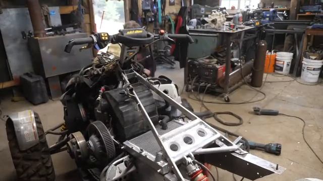 Сделал вездеход из снегохода убрал лыжы и поставил колеса смотреть онлайн