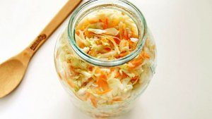Квашеная капуста в банке на зиму