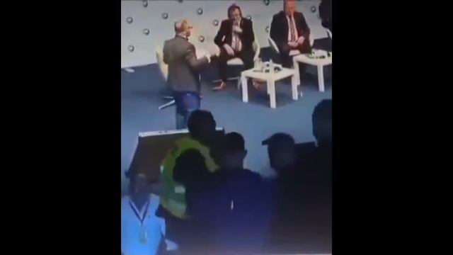 Польские Фермеры В Ударе! ? Закидали ЯЙЦАМИ!