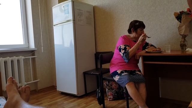 Мама пришла проведать в больницу