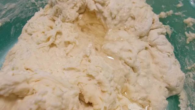 Жареные пирожки с вареным мясом