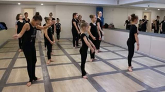 Видео-урок (I-семестр: декабрь 2016г.) - филиал Червишевский, группа 9-16 лет, Современный танец смотреть онлайн