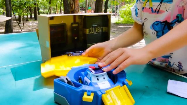 Поли Кейс - от Полиробокар. Распаковка кейса с Полиной смотреть онлайн