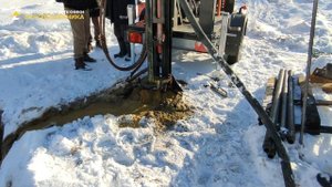 Малогабаритная буровая устанока ГБУ 80Л на прицепе Прораб. Зимнее бурение. Видео от ЗБТ