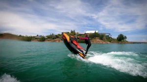 Девушка на гидроцикле Spark Trixx. Капчагайское водохранилище.