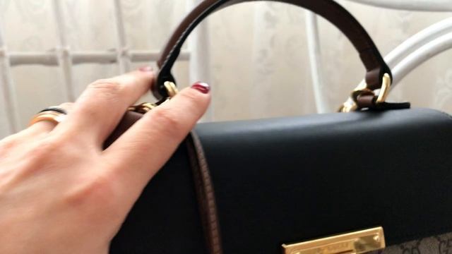 ЧТО В МОЕЙ СУМКЕ GUCCI | WHAT IS IN MY BAG GUCCI смотреть онлайн