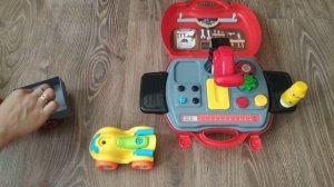 красный внедорожник помогает квадроциклу.mp4