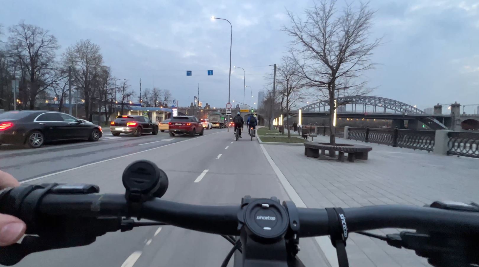 2023.04.18 - 30 км по Москве на великах смотреть онлайн