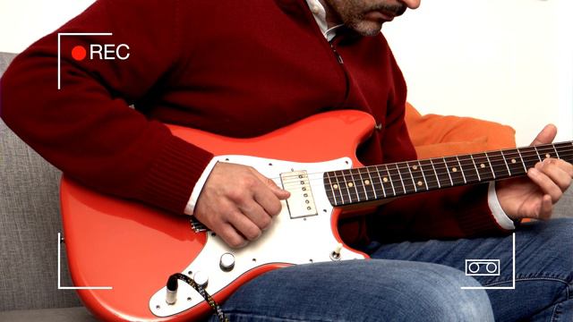 1962 Fender DuoSonic Restomod wLollar Imperial Pickups played through a 64 Custom Deluxe Reverb