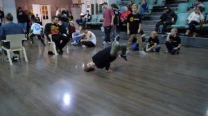 kids pro bboy FastFreeze vs bboy Rich - "ALL OPTION" break dance battle