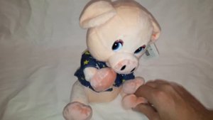 Поющая и танцующая игрушка "поросенок в рубашке"