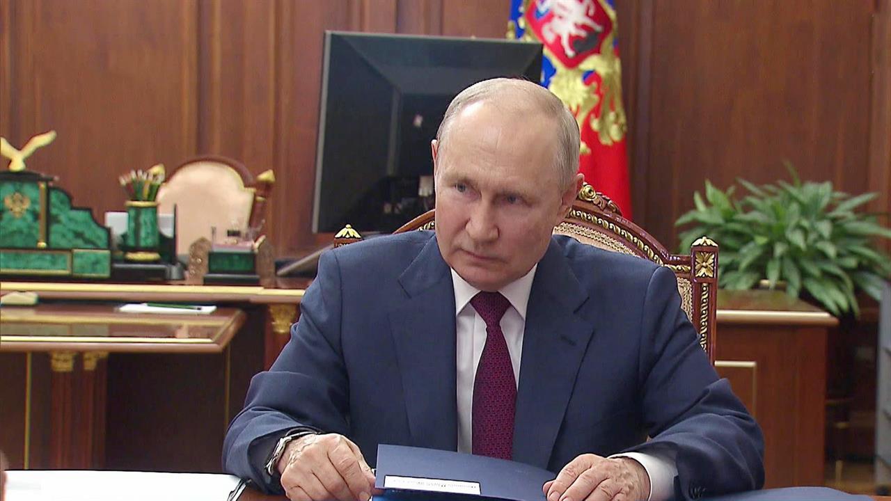 Конкретные цифры роста российской экономики привел премьер на встрече с Владимиром Путиным