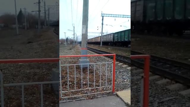 товарный поезд осенью смотреть онлайн