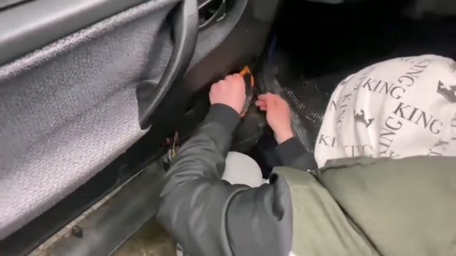 Замена штатных динамиков в ВАЗ 2115 на DL Audio Raven 200 и DL Audio Barracuda 165 смотреть онлайн