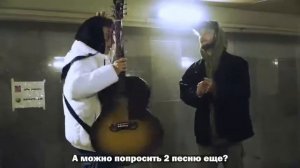 Парень хотел как всегда разыграть музыканта, но разыграл музыкант его. #акстар  #музыкант #гитарист